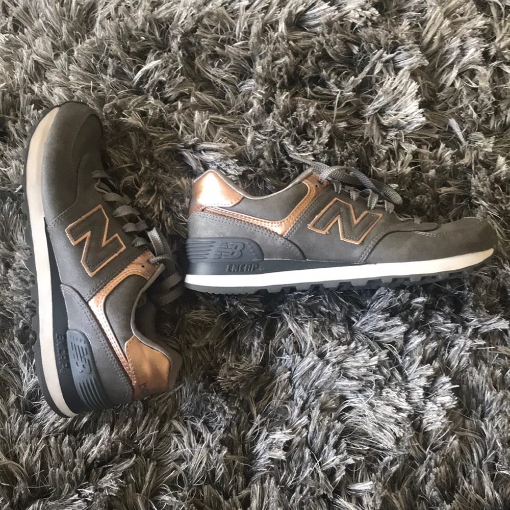 Rose Gold New Balance 574